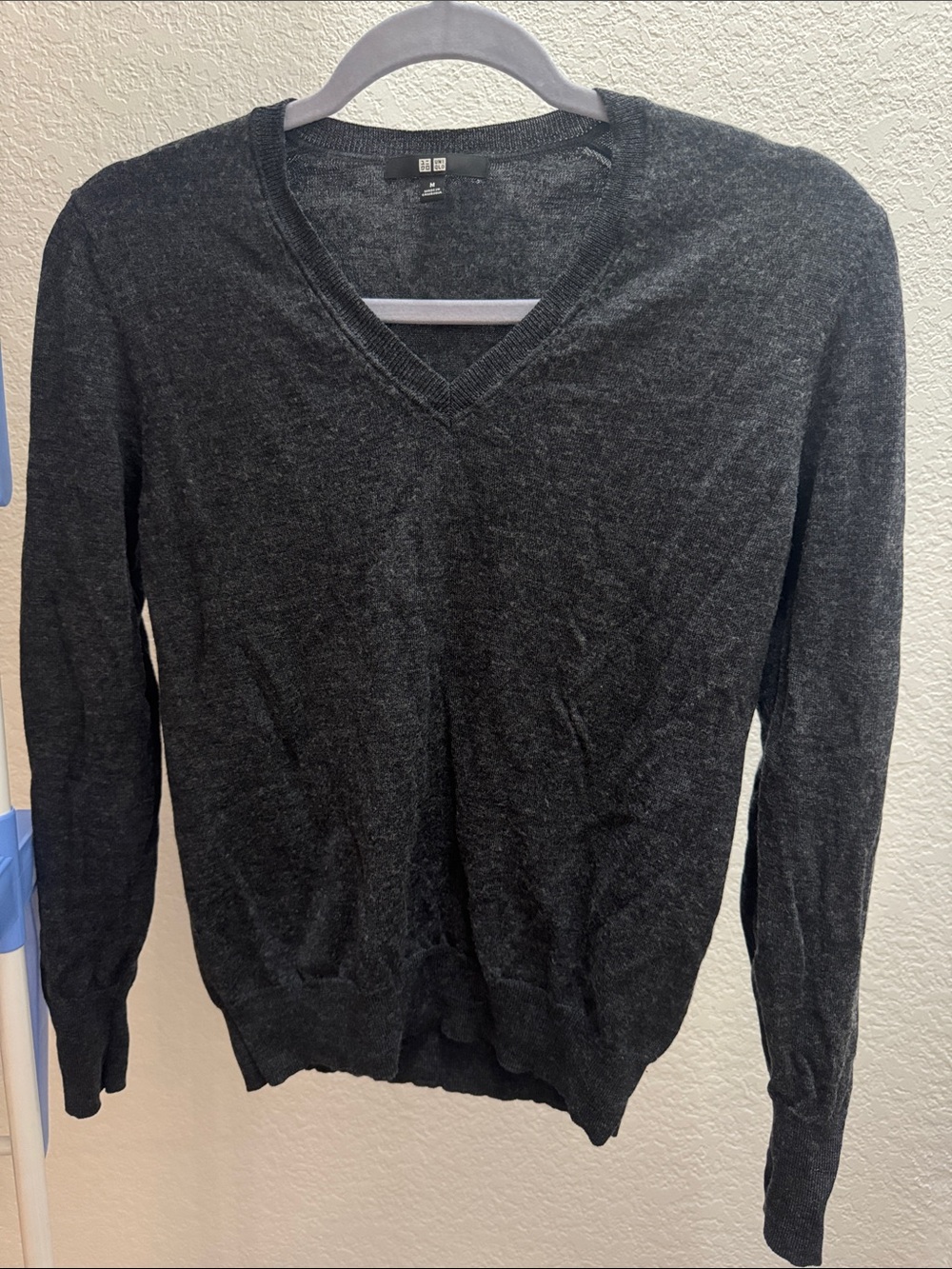 Uniqlo Women Charcoal Gray V-Neck Sweater